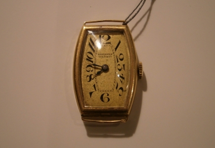 Náramkové hodinky Au - TAVANNES WATCH Co - 20.léta