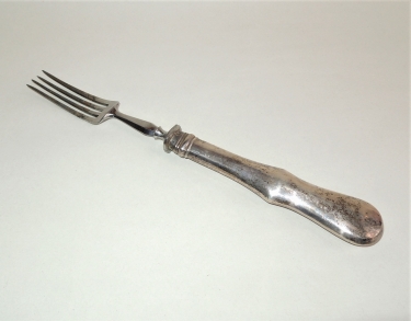 Vidlička - Ag/niklovaný kov - kol. r. 1900