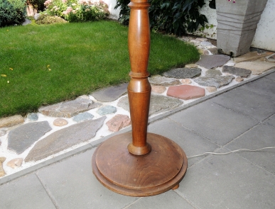 Lampa stojací - ořechové dřevo - zač. 20.stol.