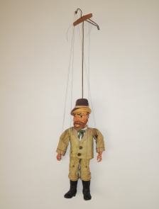 Loutka pro lout. divadlo, Myslivec 26 cm - 20.léta 20.stol.